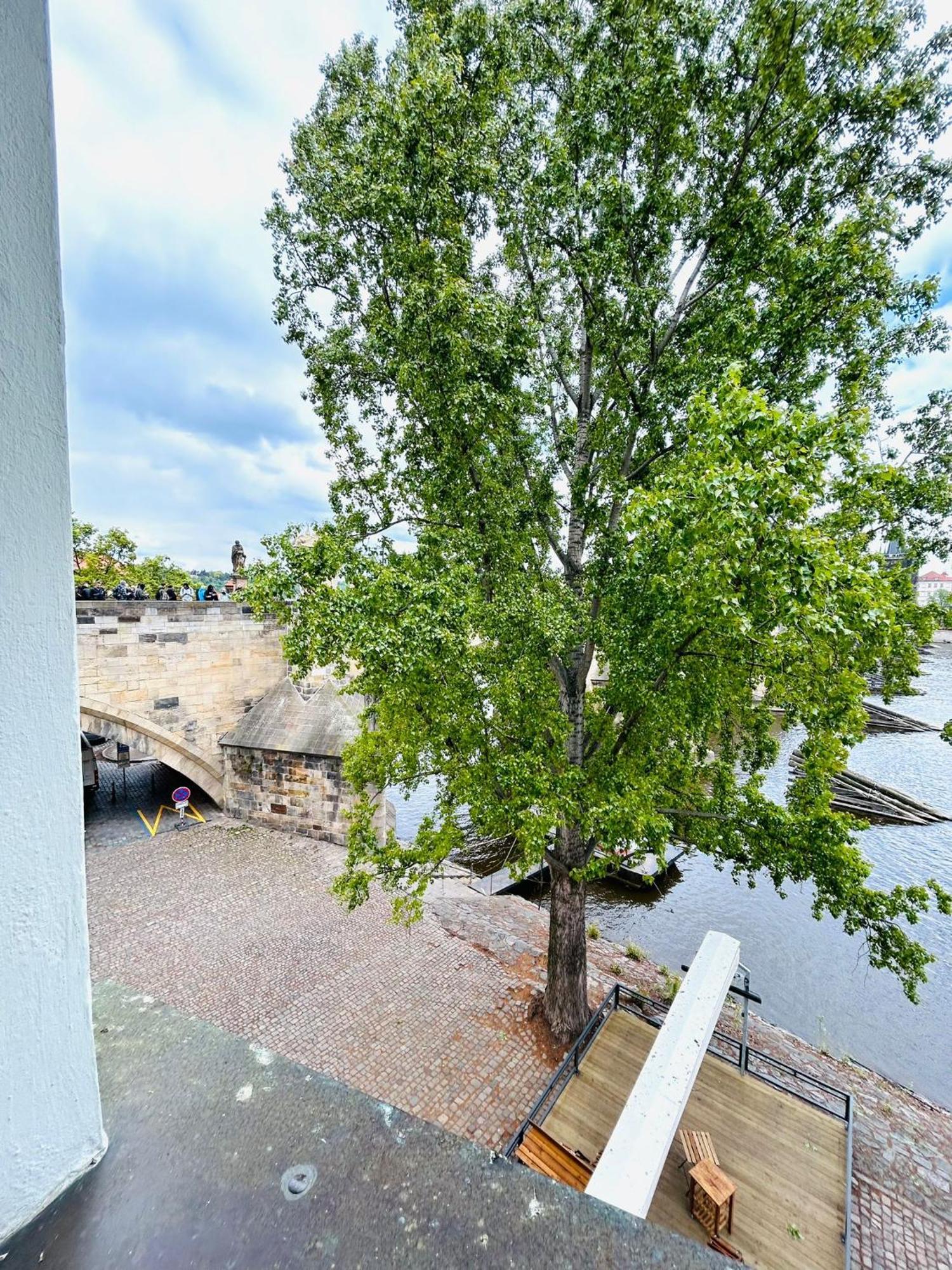 River View Residence By Charles Bridge Praha Eksteriør bilde